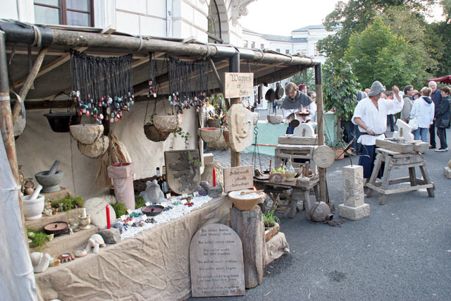 Stände und Buden auf dem Mittelaltermarkt im sächsischen Wurzen Mittelaltermarkt in Wurzen