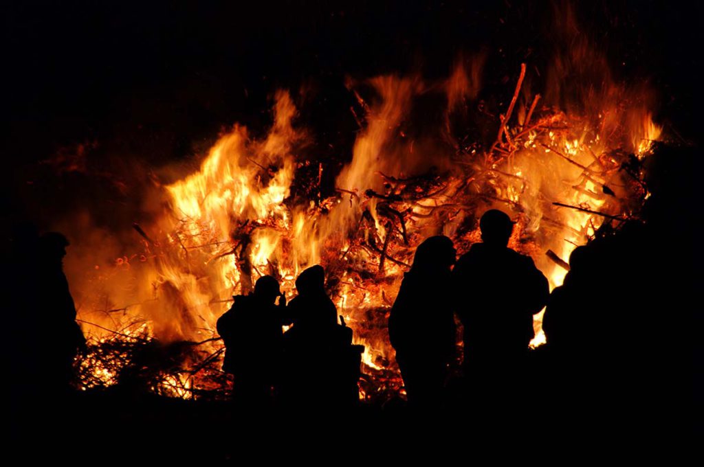 Hexenfeuer auf Burg Satzvey