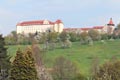 Frühling vor dem Schloss