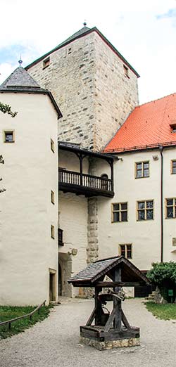 Burghof von Prunn