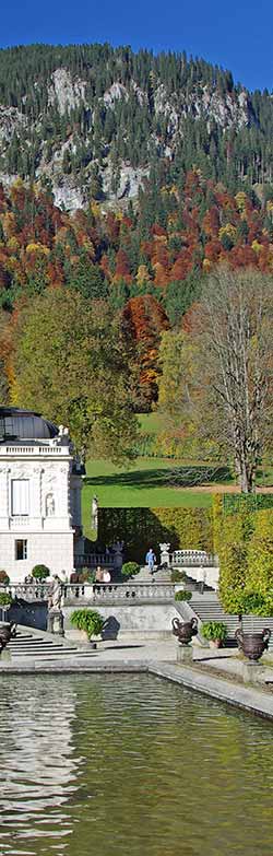 Schloss Linderhof im Frühherbst