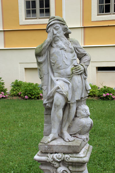 Skulptur im Schloss Rammenau in Sachsen